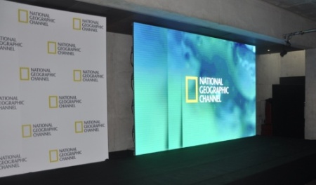 Ekran diodowy na prezentacji ramówki dla National Geographic, Warszawa, 2014
