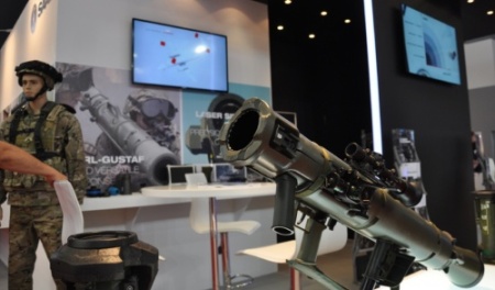 Ekrany 46" na stoisku targowym, MSPO, Kielce, 2014