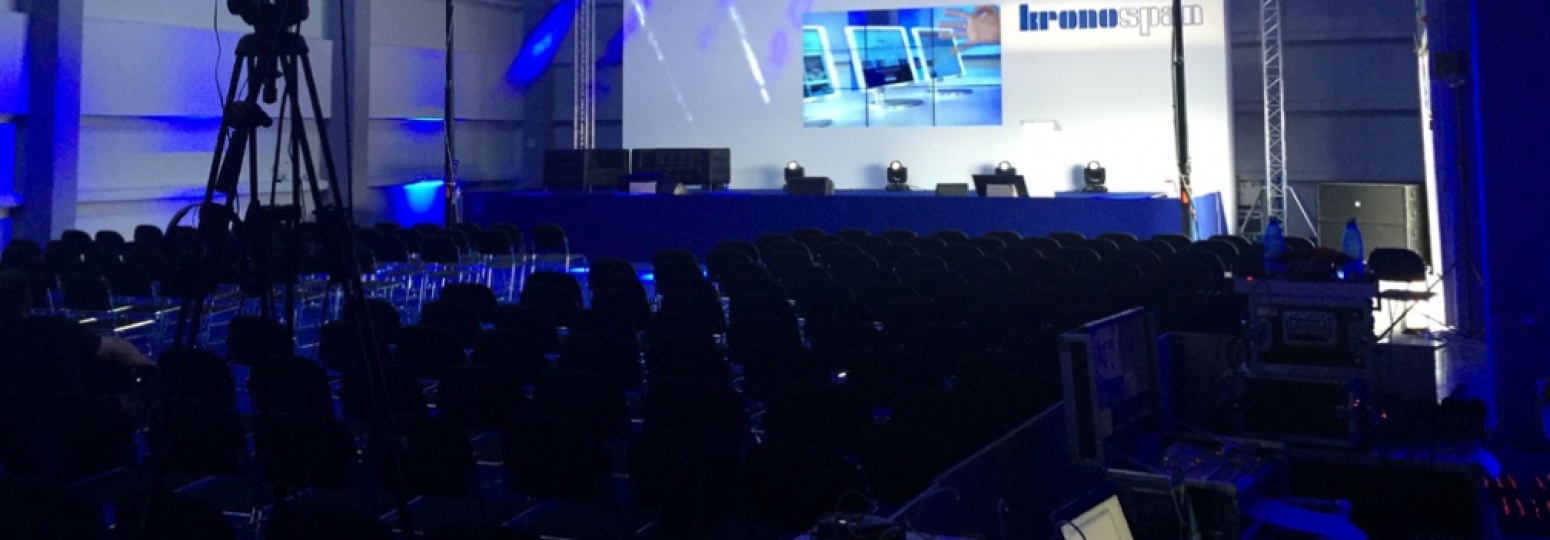 techniczna obsługa eventów, wynajem ekranów bezszwowych, obsługa tłumaczeń symultanicznych