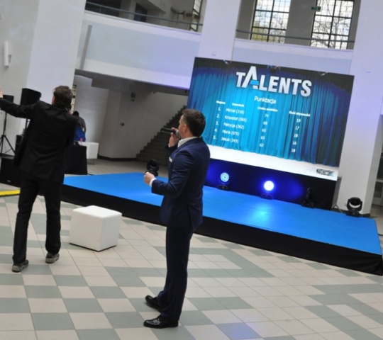 techniczna obsługa eventów, nagłośnienie, scena, oświetlenie