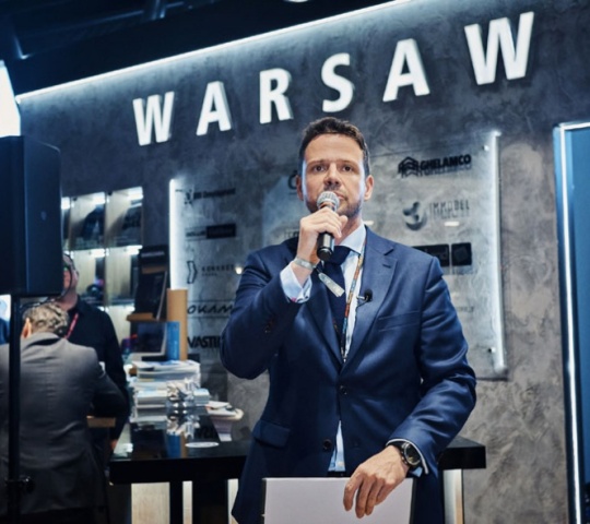 wynajem ekranów led, wynajem totemów, wynajem telebimów