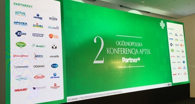 Przykład: wynajem ekranu diodowego PixelArt HD2 na konferencję, ekran o wymiarze 8x3m, Łódź, 2016